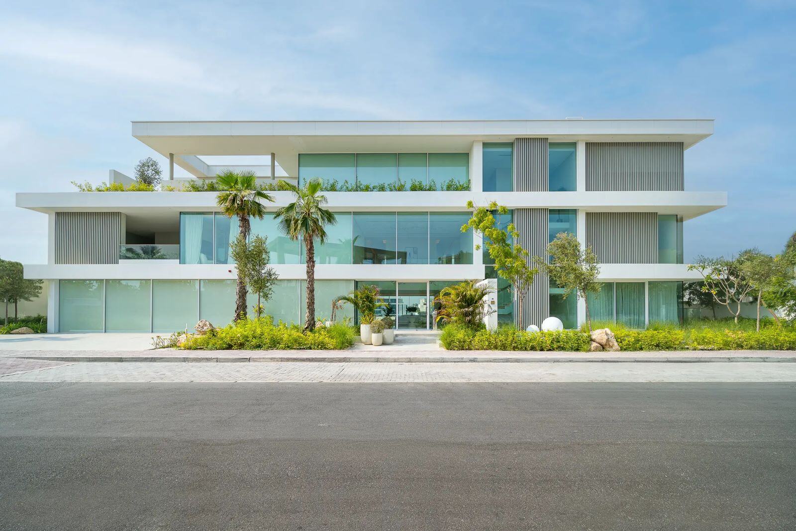 4. Signature Villa with Large Infinity Pool, Palm Jumeirah