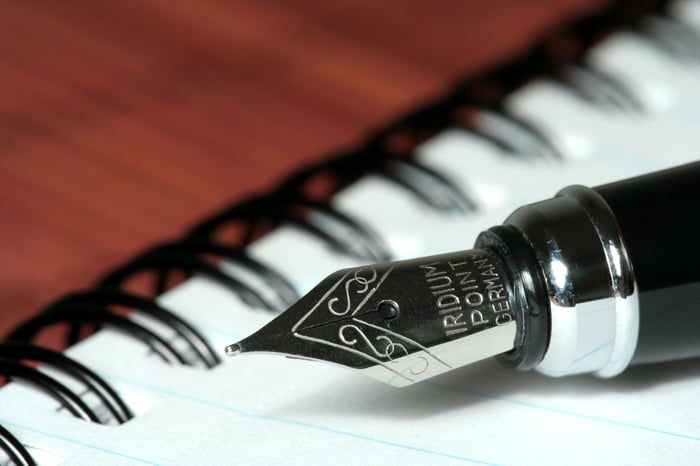 shutterstock_13995769Most expensive pen in the world.jpg Most expensive pen in the world