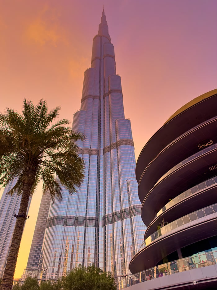 A Deep Dive Into The Building Cost of Burj Khalifa
