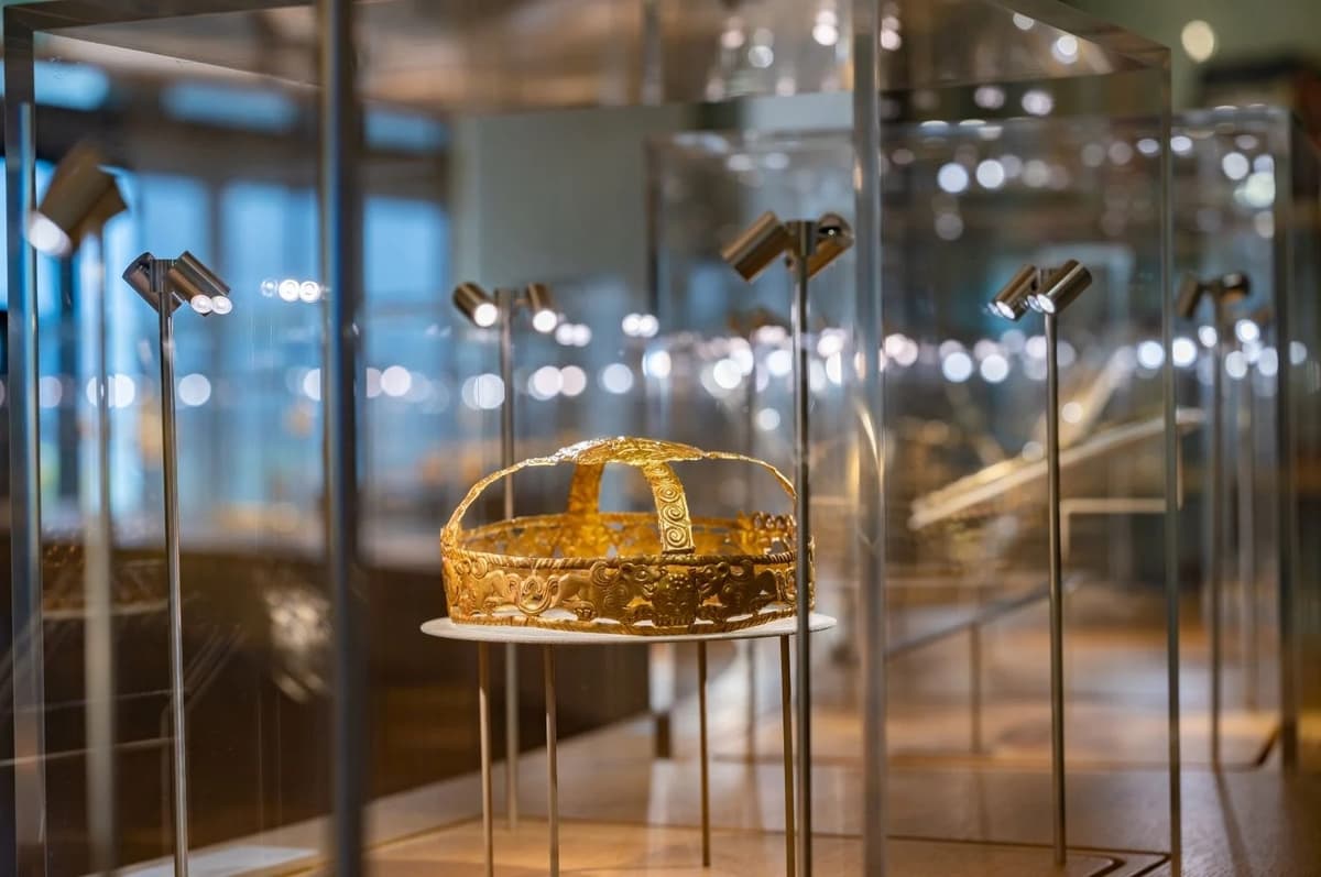 In Search of “Gold and Treasures: 3000 Years of Chinese Ornaments”