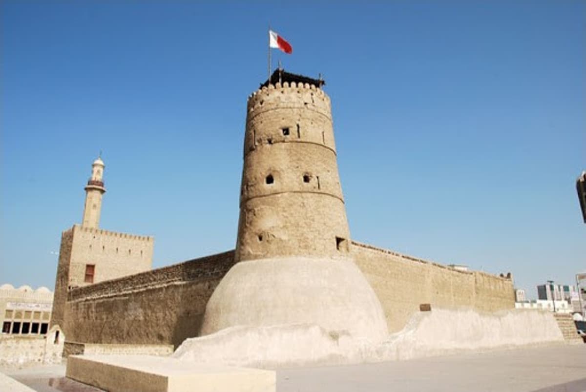 Al Fahidi Fort.jpg historical places in dubai