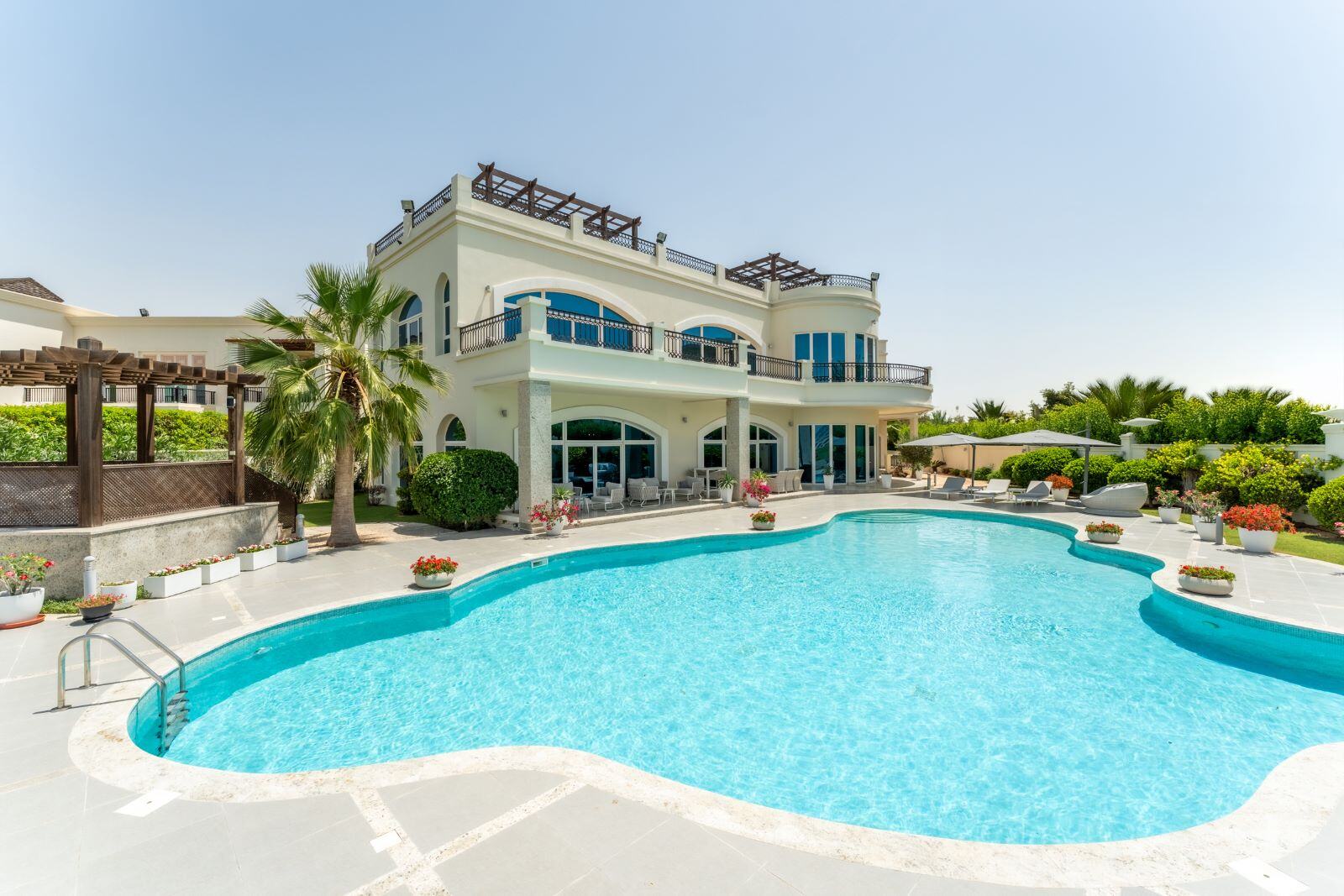 Emirates Hills Ends Strong Q1 with AED 85.5 Million Villa Sale