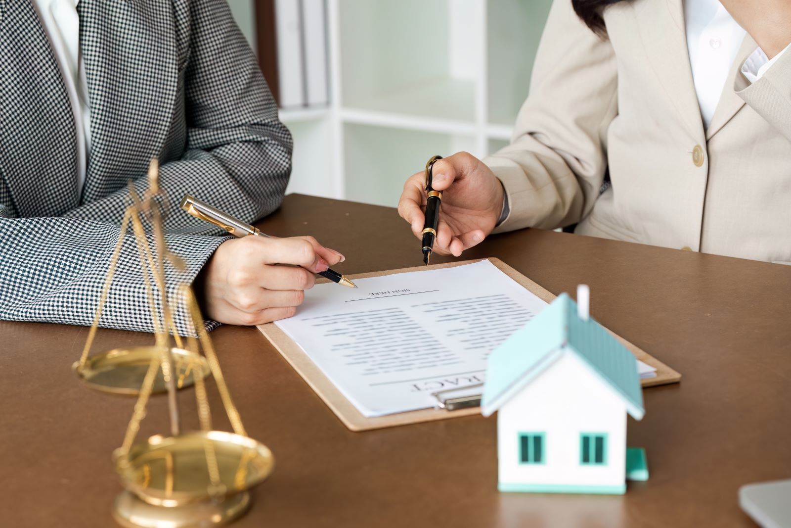 Real Estate Laws & Regulations in Dubai – A Complete Guide