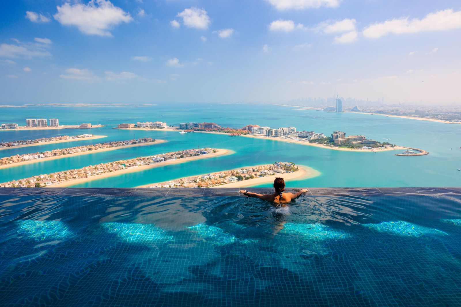Floating on The Edge: The Highest Infinity Pools in Downtown Dubai
