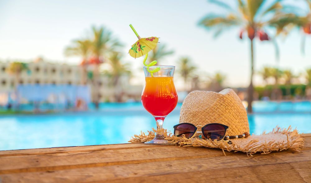 Pool Bars in Dubai: Lush Poolside Days in the Sun