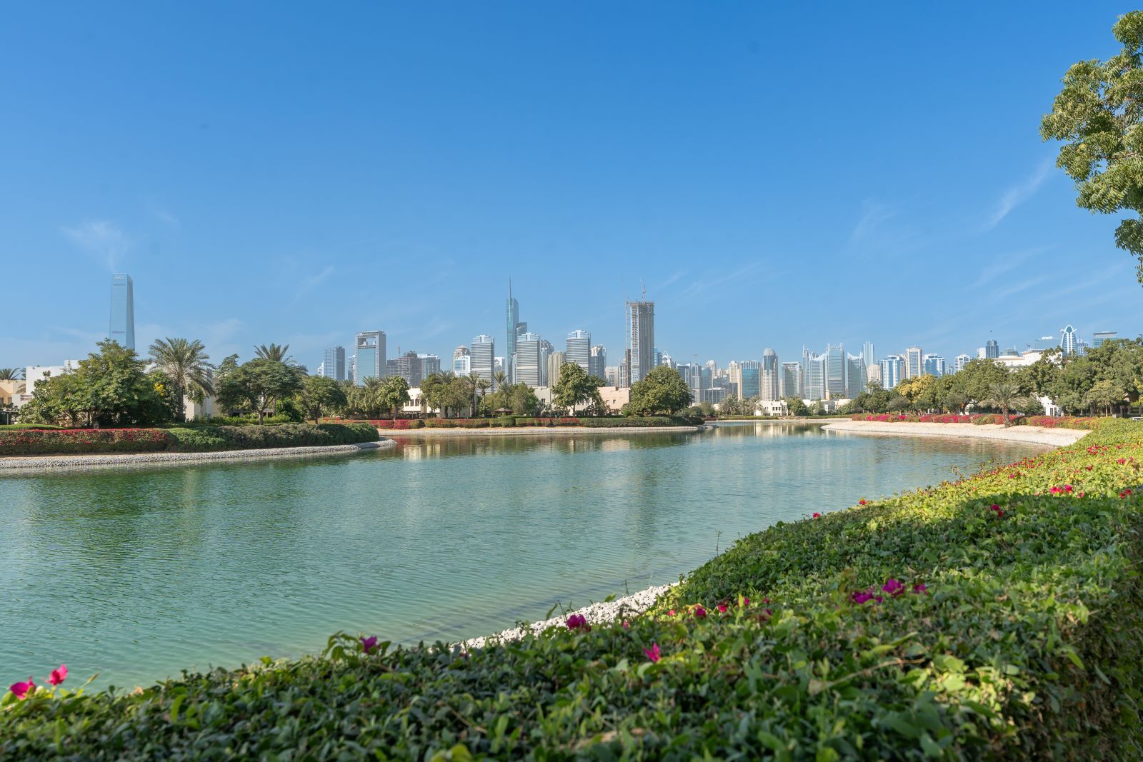 New Pricing Benchmark Set in Emirates Hills with Record Sale